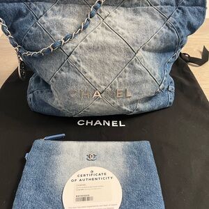 Denim. Quilted Chanel 22 small
